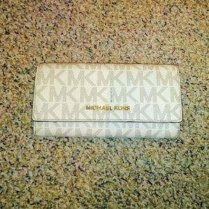 Michael Kors wallet